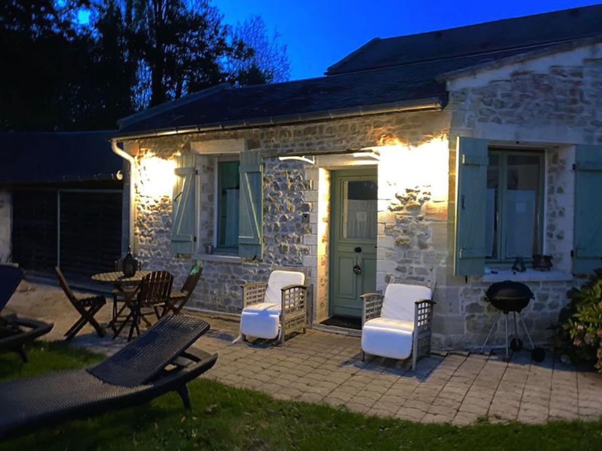 Les 2 Gites Des Chambres De Capucine Carcagny Exteriör bild